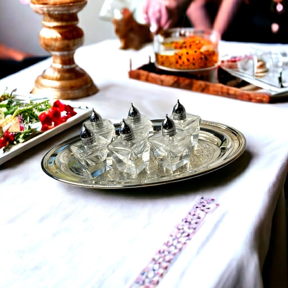 Six Glass Salt & Pepper Shakers Engraved Silver Plate Banquet Wedding Reception - Picture 1 of 6